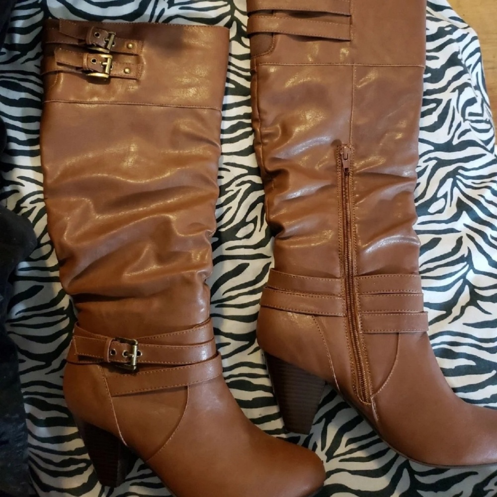*SOLD*Carmel Brown Boots